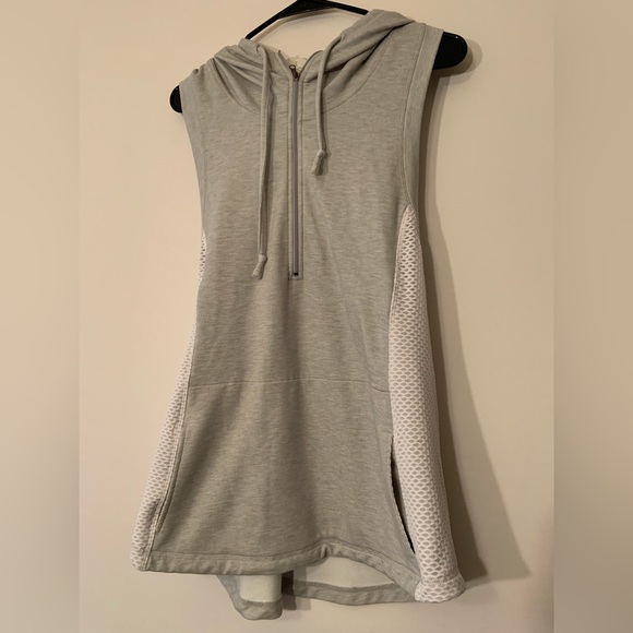Super Cute Athletic Hoodie Tank☀️NEW☀️ - Picture 9 of 15